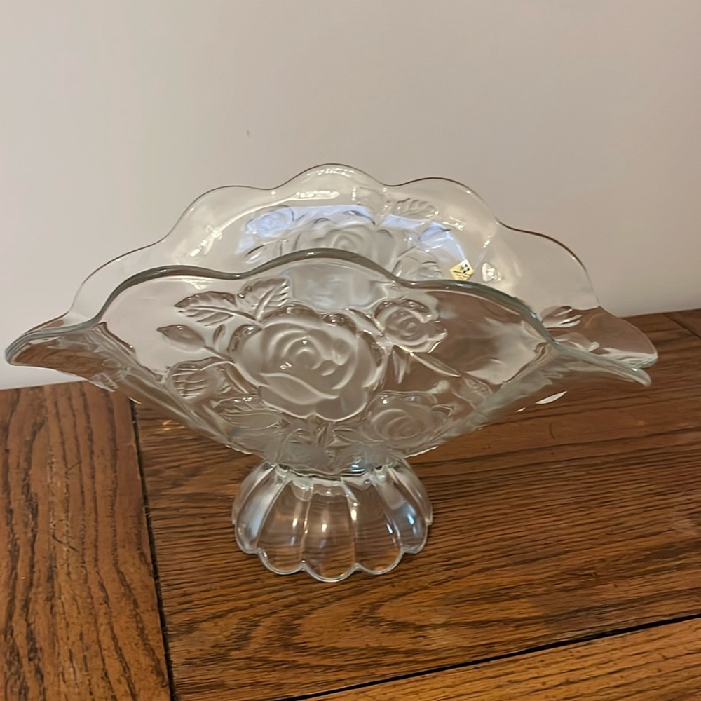HH Union Glass Footed Glass Bowl booth